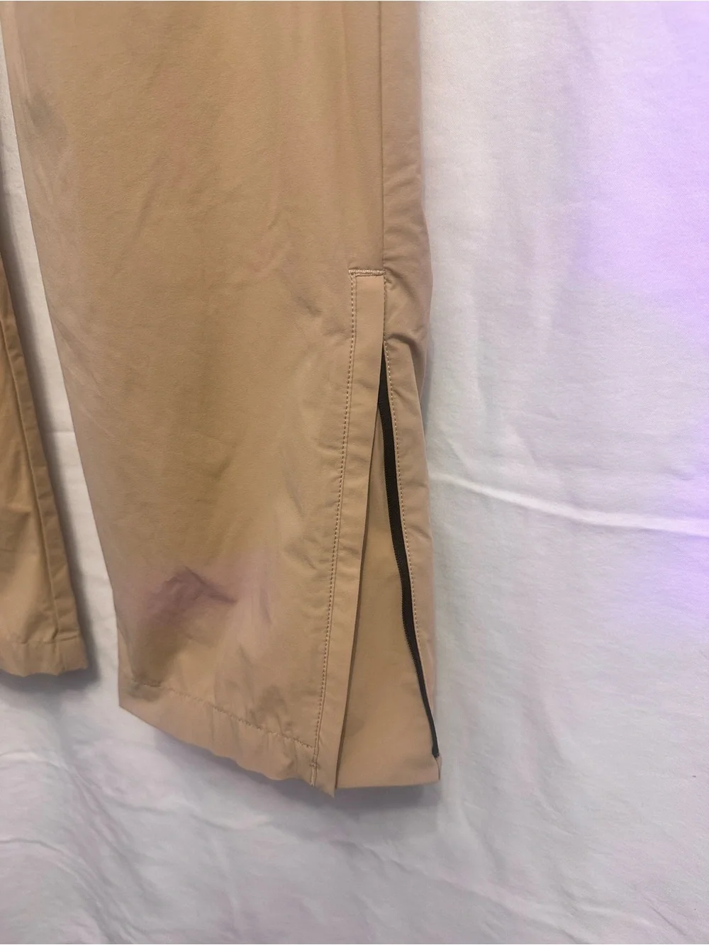 Lacoste Men's Light Brown Hybrid Shorts with Zip Pockets /38/